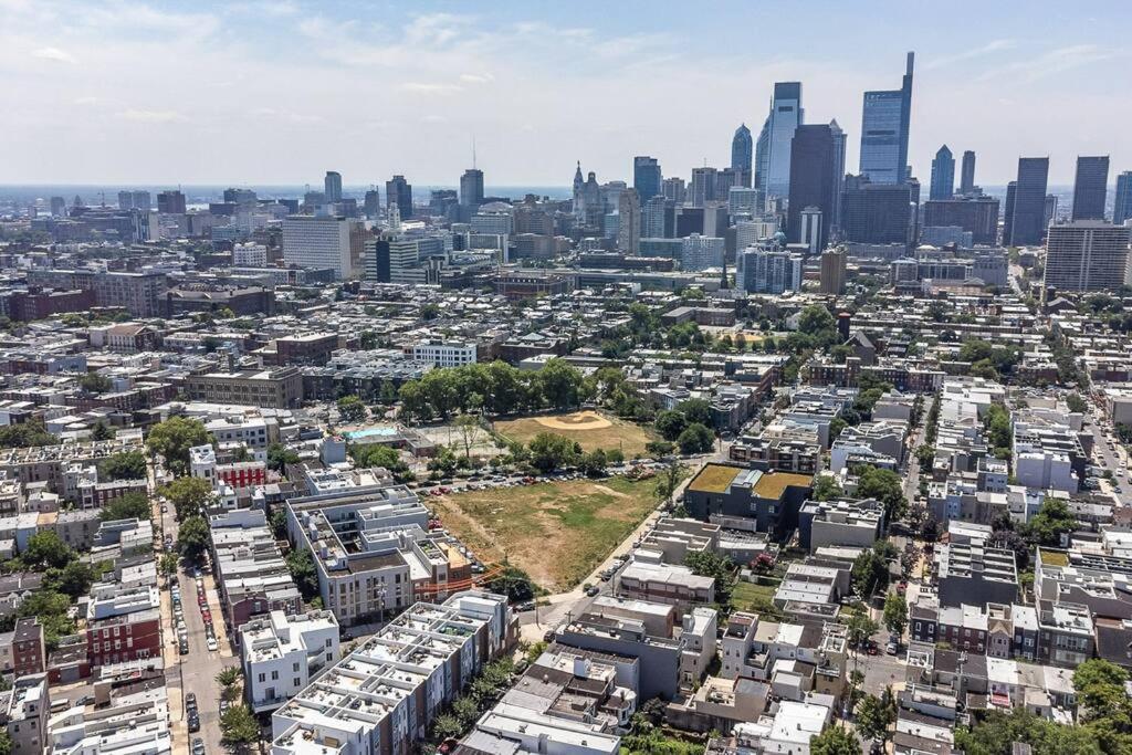 Trendy Fairmount Gem-5 Star Location, Roof Deck, Parking, Gr8 For Families Lägenhet Philadelphia Exteriör bild