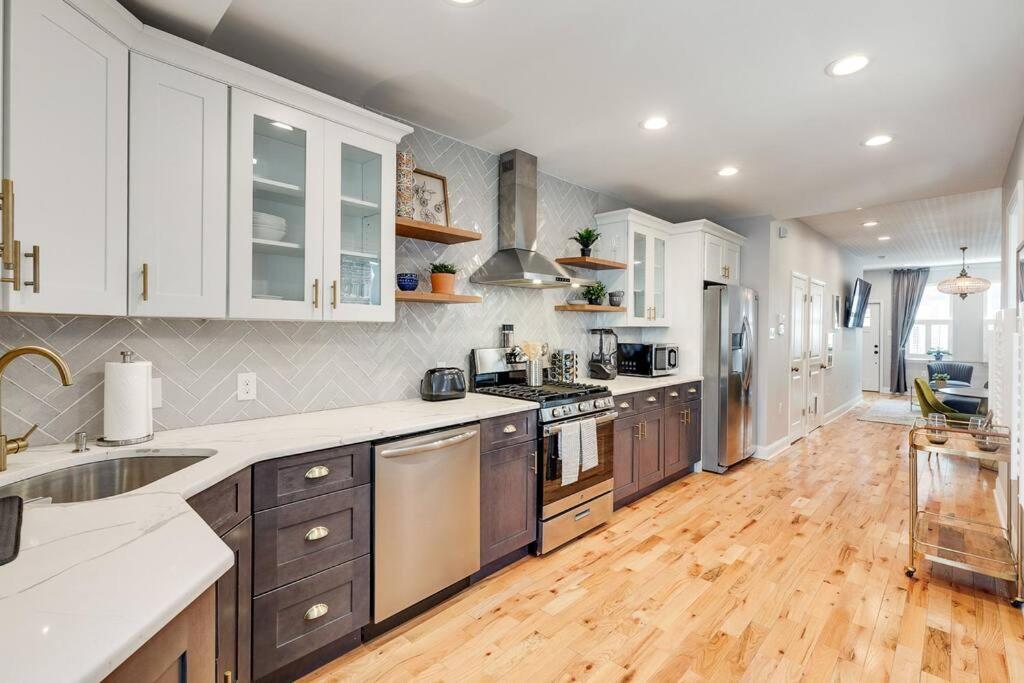 Trendy Fairmount Gem-5 Star Location, Roof Deck, Parking, Gr8 For Families Lägenhet Philadelphia Exteriör bild